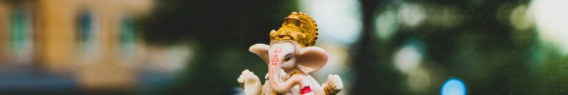 Pehle NaaNv Ganesh ka leejiye sees navaye