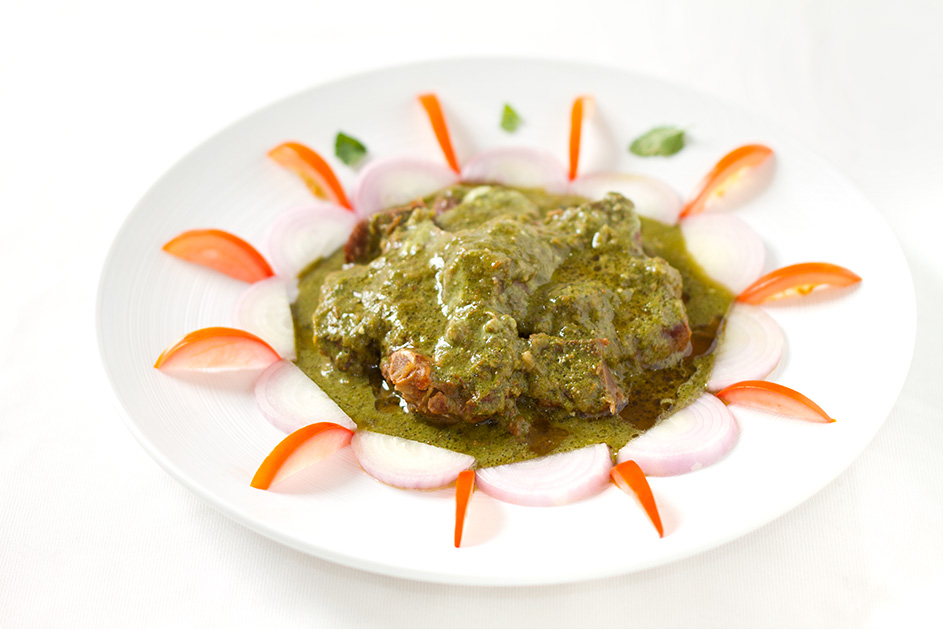 Hare Masale Ka Mutton Korma - Mutton cooked in greens and spices