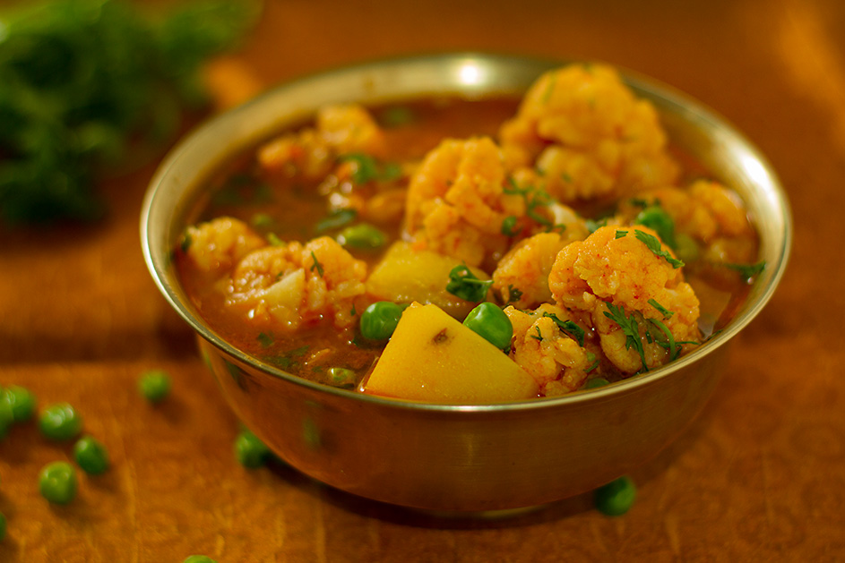 Cauliflower, peas, and potatoes in thin gravy - Aloo Gobhi Jhol